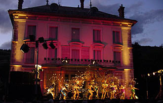 danses azt&eacute;ques &agrave; Barcelonnette