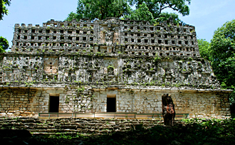 un des temples de Yaxchil&aacute;n (&eacute;tat de Chiapas,Mexique)