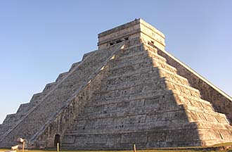 &eacute;volution de l'&eacute;quinoxe du printemps entre 15h et 17h locales le 21 mars 2011 &agrave; Chich&eacute;n Itz&aacute;
