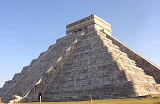&eacute;volution de l'&eacute;quinoxe du printemps entre 15h et 17h locales le 21 mars 2011 &agrave; Chich&eacute;n Itz&aacute;