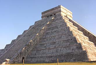 &eacute;volution de l'&eacute;quinoxe du printemps entre 15h et 17h locales le 21 mars 2011 &agrave; Chich&eacute;n Itz&aacute;
