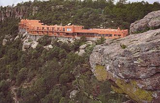 h&ocirc;tel Posada Barrancas au bord de la falaise