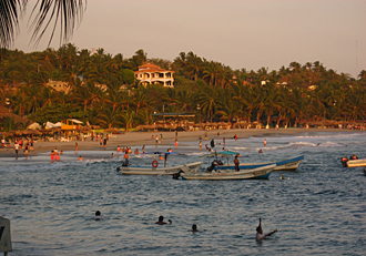 Plage Principal &agrave; Puerto Escondido (&eacute;tat d'Oaxaca, Mexique)