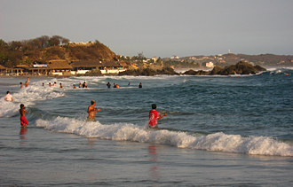 Plage Principal &agrave; Puerto Escondido (&eacute;tat d'Oaxaca, Mexique)