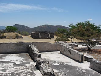 place centrale sur le site de Xochicalco (&eacute;tat de Morelos)