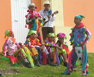 attente des jeunes danseurs tejoneros