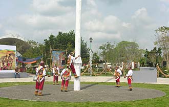 d&eacute;monstration de Voladores au Festival 