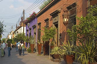 une rue de Tlaquepaque pr&egrave;s de Guadalajara