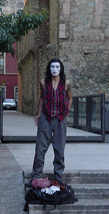 clown sur les marches du Th&eacute;atre Ju&aacute;rez de Guanajuato (&eacute;tat de Guanajuato au Mexique)