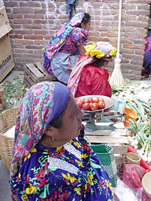 Indiennes et leurs costumes typiques de la r&eacute;gion d'Oaxaca