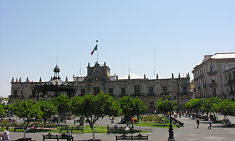 palais du gouvernement avec place des armes palais du gouvernement avec place des armes au premier plan