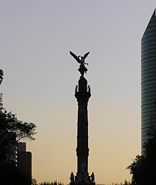 L'Ange de l'Ind&eacute;pendance dominant le Paseo de la Reforma
