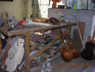 atelier de guitare &agrave; Paracho (Michoac&aacute;n, Mexique)
