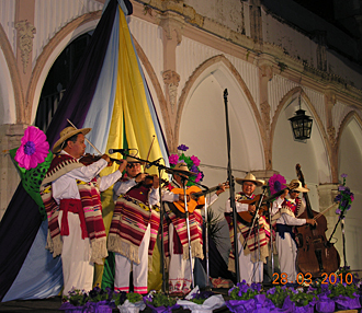 concert musique traditionnelle Purep&eacute;cha (Michoac&aacute;n, Mexique)
