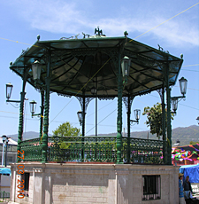kiosque &agrave; musique de Paracho (Michoac&aacute;n, Mexique)