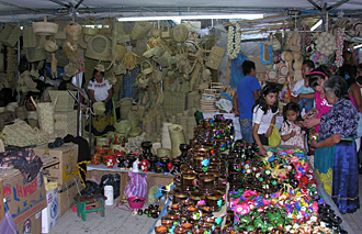 march&eacute; artisanal de Uruapan