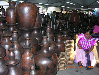 march&eacute; artisanal de Uruapan