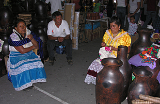 march&eacute; artisanal de Uruapan