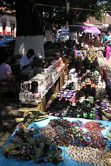 march&eacute; de poterie &agrave; paztcuaro