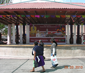 Z&oacute;calo de Paracho (Michoac&aacute;n, Mexique)