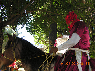 sortie des "espions" au Christ le jeudi Saint &agrave; Tzintzuntz&aacute;n (Mich)