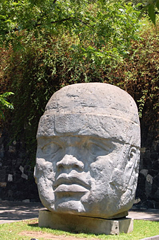 statue olm&egrave;que de La Venta