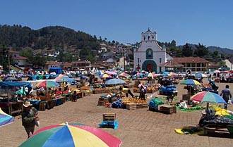 le march&eacute; et l'&eacute;glise de San Juan