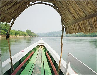 travers&eacute;e de la rivi&egrave;re Usumacinta (&eacute;tat de Chiapas,Mexique)