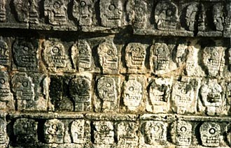 tzompantli (Chich&eacute;n Itz&aacute;, Yucat&aacute;n, Mexique)