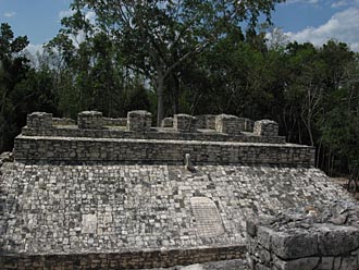 jeu de pelote &agrave; Cob&aacute; avec un des 2 anneaux