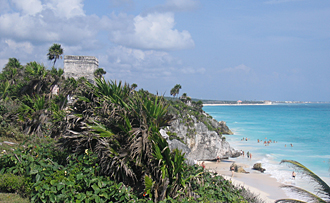petite baie anciennement le port de Tulum (temple du Dieu du Vent) 