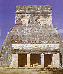 partie arri&egrave;re du temple des Jaguars (jaguar au milieu)