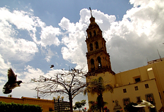 &eacute;glise &agrave; Leon