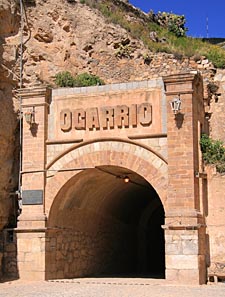 acc&egrave;s &agrave; la ville de San Luis par le tunnel Ogarrio, long de 2,3 km