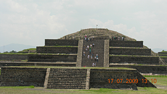 vue du quadrilat&egrave;re de la Citadelle &agrave; Teotihuac&aacute;n