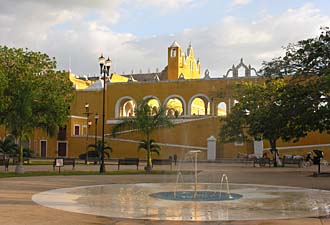 diff&eacute;rentes vues d'Izamal (Yucat&aacute;n, Mexique)