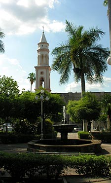 église sur la place des armes
