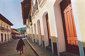 une des rues tranquilles de Real de Monte (état