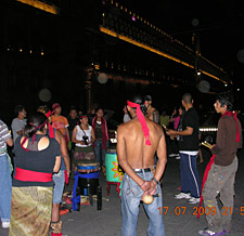 danses azt&egrave;ques devant le palais national de nuit