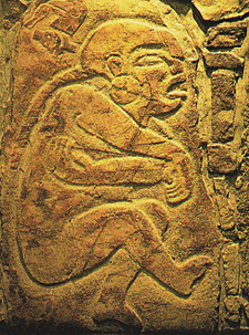 dalles de pierre avec des reliefs connus sous le nom de "danseurs" et qui d&eacute;coraient un &eacute;difice de Monte Alb&aacute;n