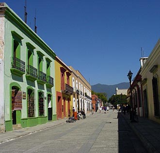 maisons color&eacute;es d'Oaxaca
