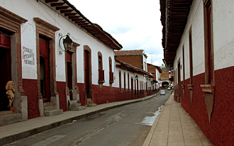 rue typique de P&aacute;tzcuaro