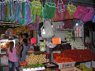 restaurant typique et march&eacute; municipal &agrave; 